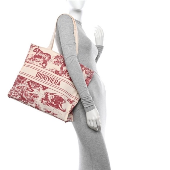 CHRISTIAN DIOR 
Straw Dioriviera Tote Red. Novelty bag/VIp Gift with purchase. - Picture 2 of 8